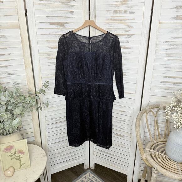 ADRIANNA PAPELL 12 Women's Lace Overlay Sheath Dress Peplum Navy Cocktail Short - Picture 2 of 14